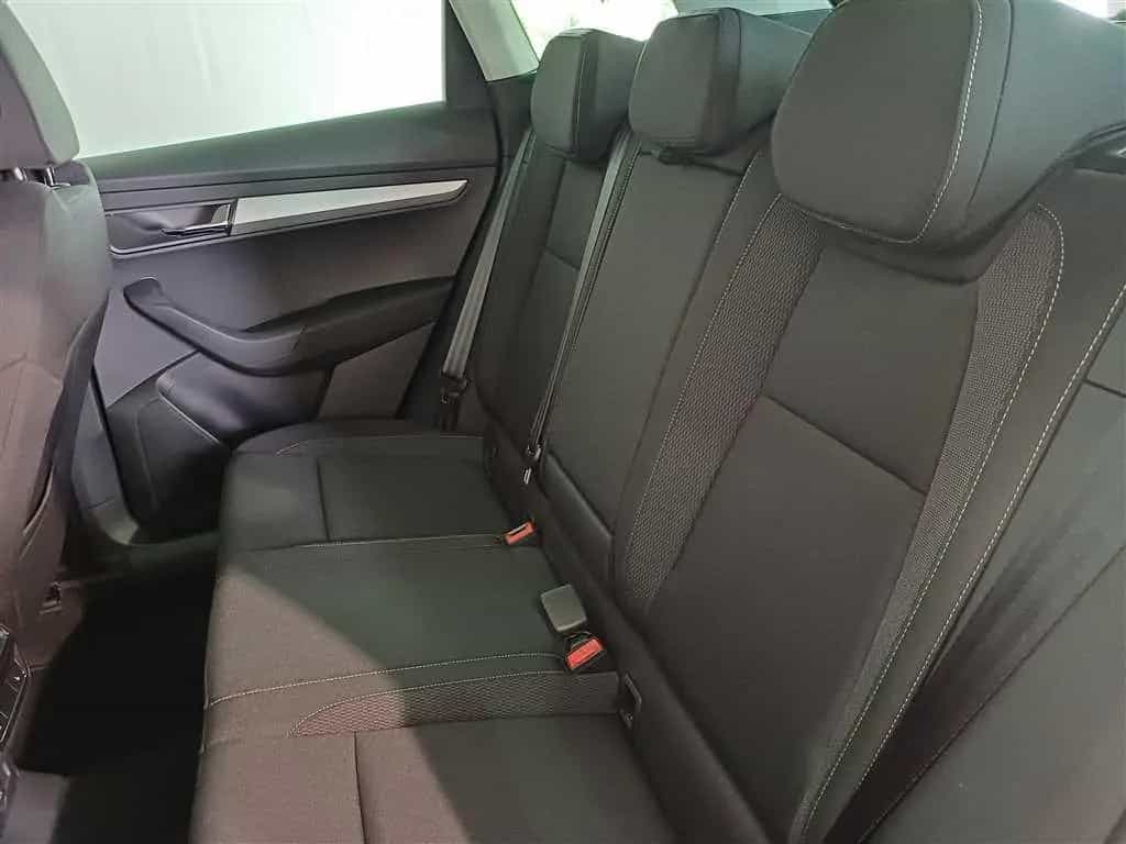 Skoda Karoq 1.5 TSI Selection DSG NAVI+ACC+KESSY 11/2024-photo-2