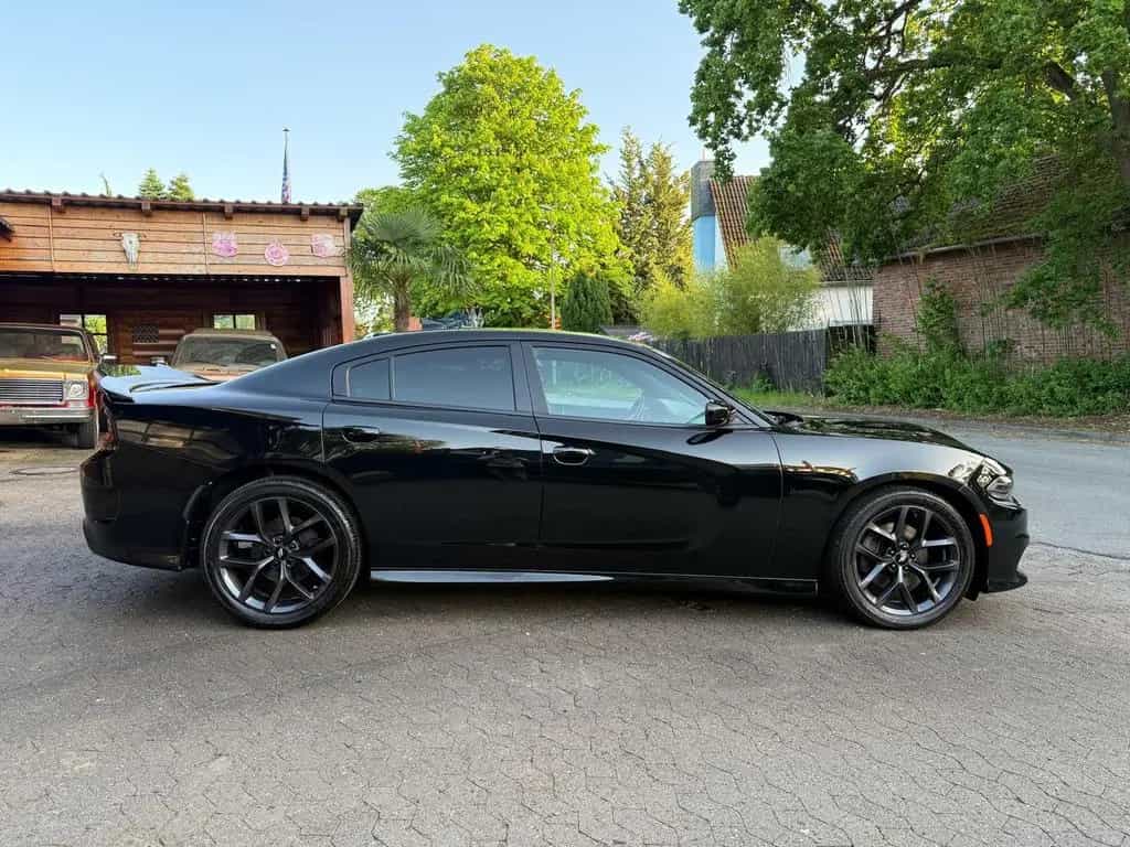 Dodge Charger V8 R/T*VOLL*LEDER*LED*PDC*KAMERA*20 ZOLL*GARANTI 06/2020-photo-17