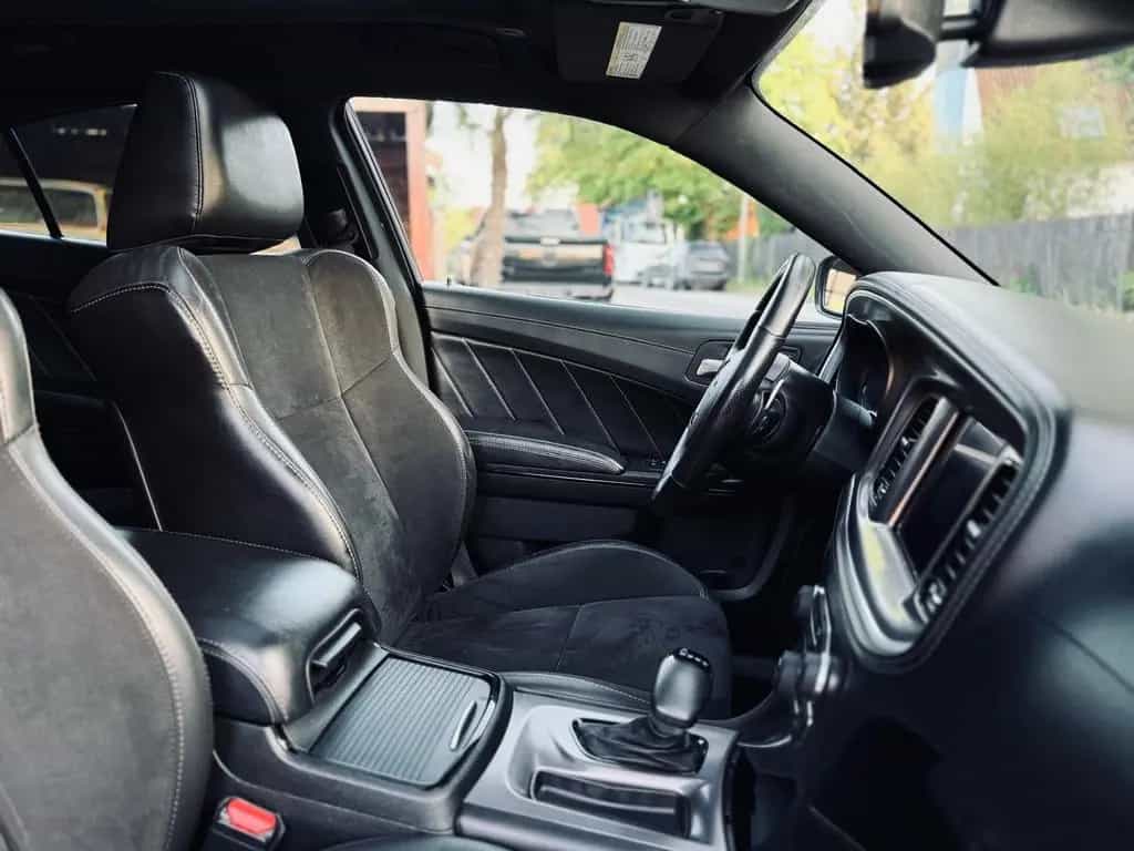 Dodge Charger V8 R/T*VOLL*LEDER*LED*PDC*KAMERA*20 ZOLL*GARANTI 06/2020-photo-40