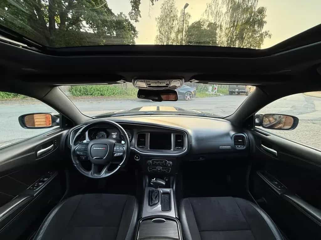 Dodge Charger V8 R/T*VOLL*LEDER*LED*PDC*KAMERA*20 ZOLL*GARANTI 06/2020-photo-45