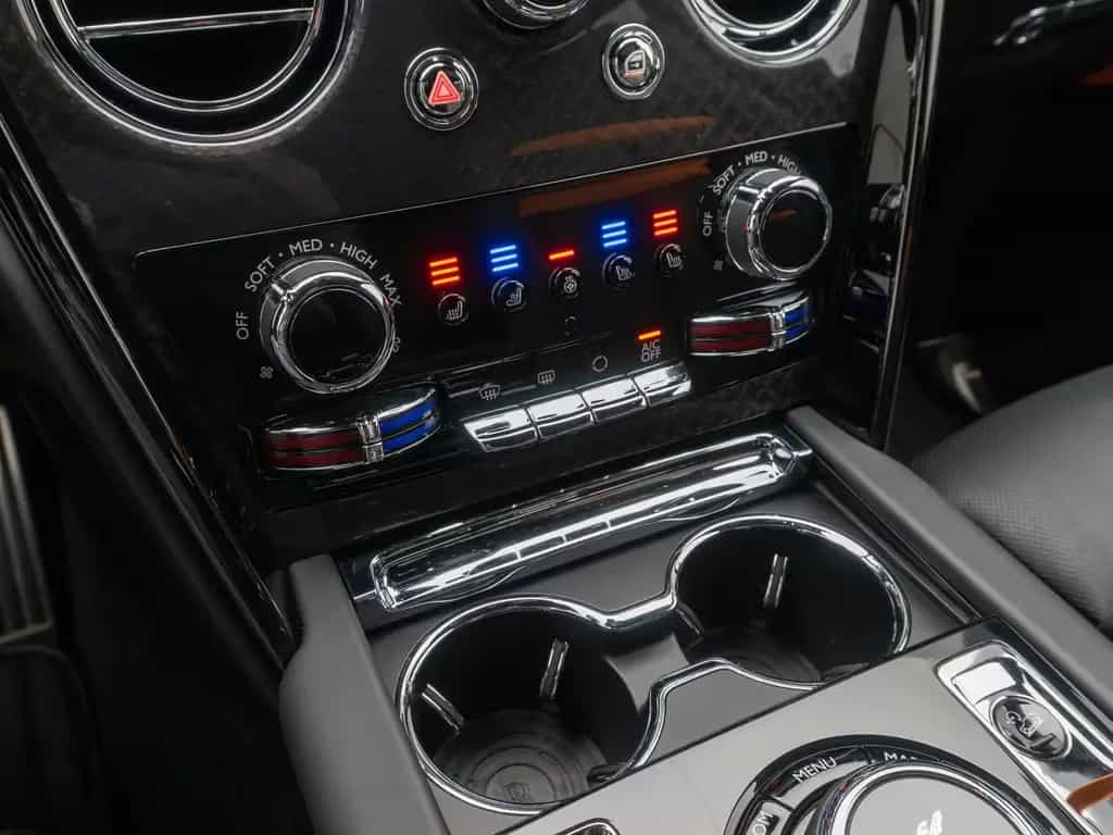 Rolls-Royce Cullinan Black Badge Novitec Mega-VOLL 1of1 07/2021-photo-29