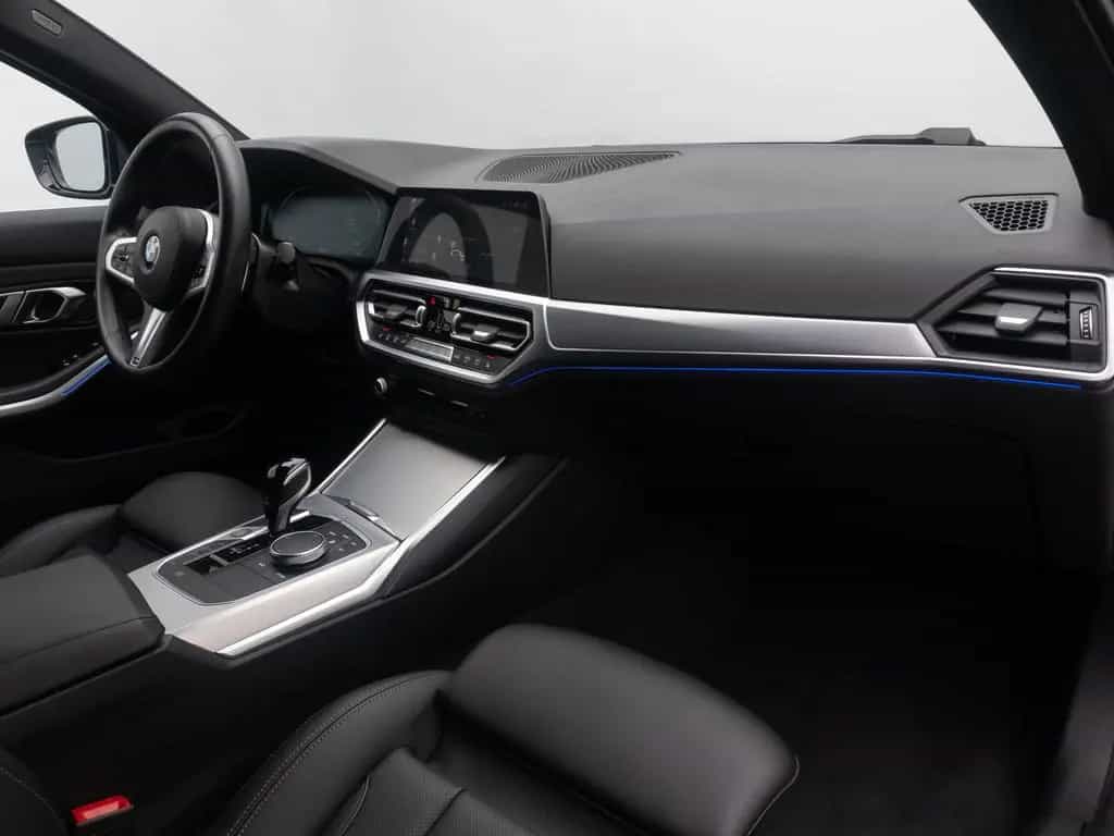 BMW 320 d M Sport DAB Kamera Alarm Komfort Individual 02/2022-photo-23
