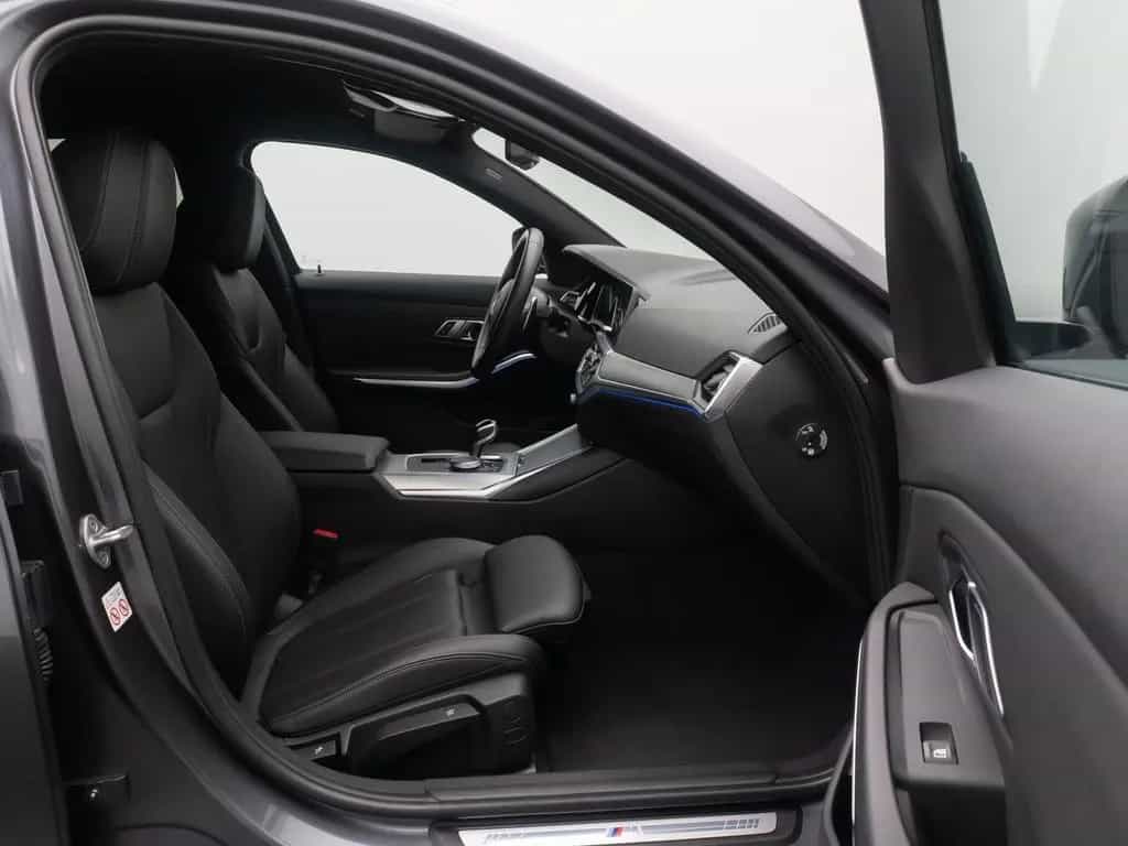 BMW 320 d M Sport DAB Kamera Alarm Komfort Individual 02/2022-photo-24