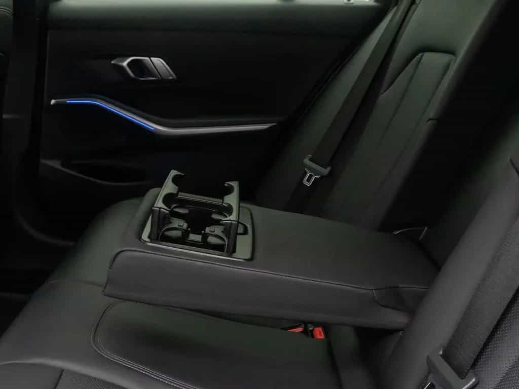 BMW 320 d M Sport DAB Kamera Alarm Komfort Individual 02/2022-photo-28