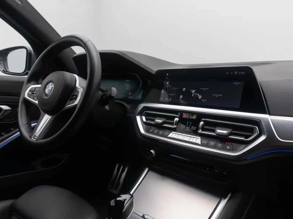 BMW 320 d M Sport DAB Kamera Alarm Komfort Individual 02/2022-photo-36