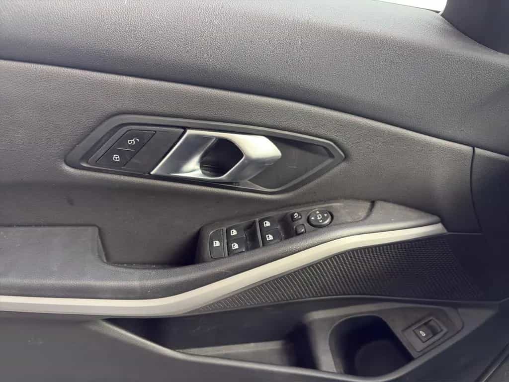 BMW 320 d Touring ACC DrivingAssist Fernlichtassist 03/2023-photo-11
