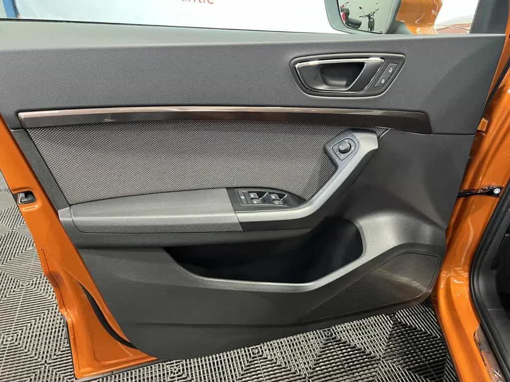 Seat Ateca 1,4TSI Xcellence Autom *StdHzg *ACC 05/2017-photo-23