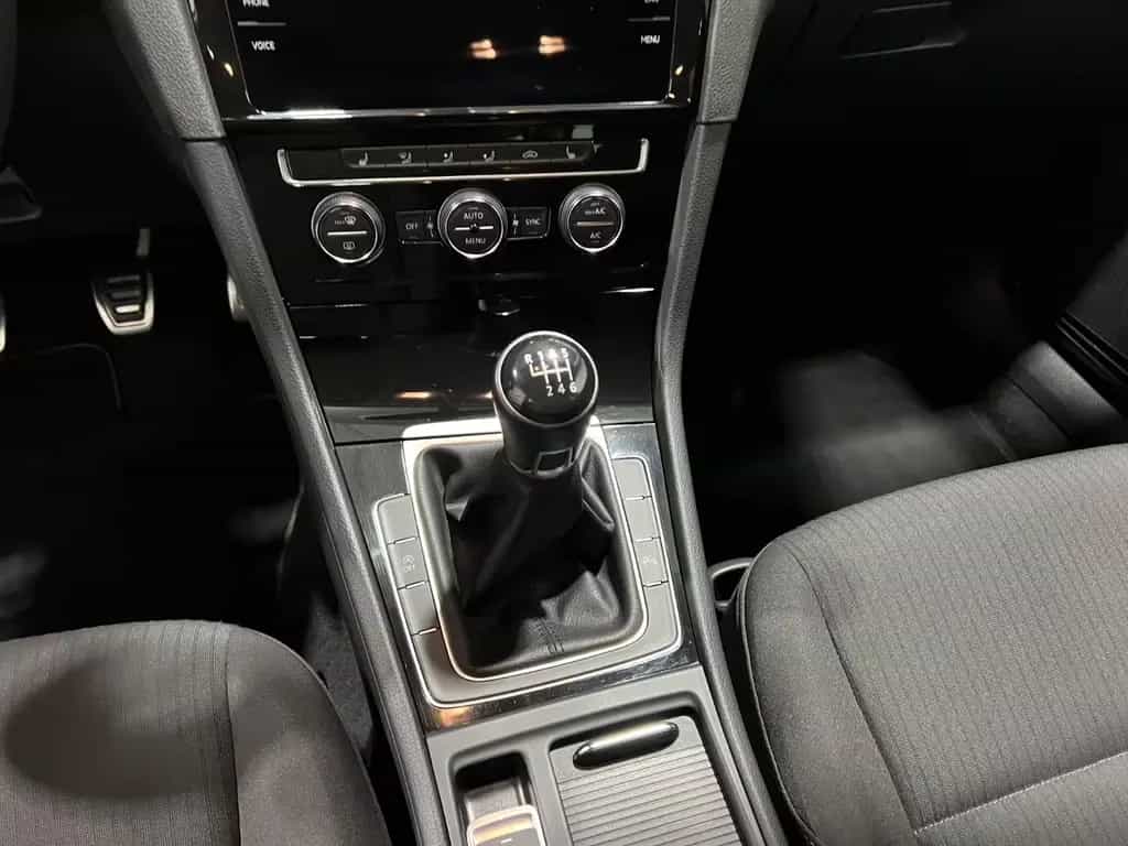 Volkswagen Golf VII 1,4TSI R-Line *Navi *ACC 03/2018-photo-25