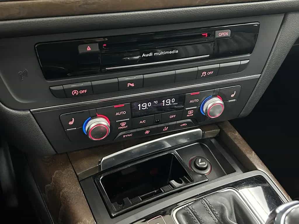 Audi A6 3.0TDI Quattro+AHK+Pano+ACC+Bose+Matrix LED 03/2016-photo-16
