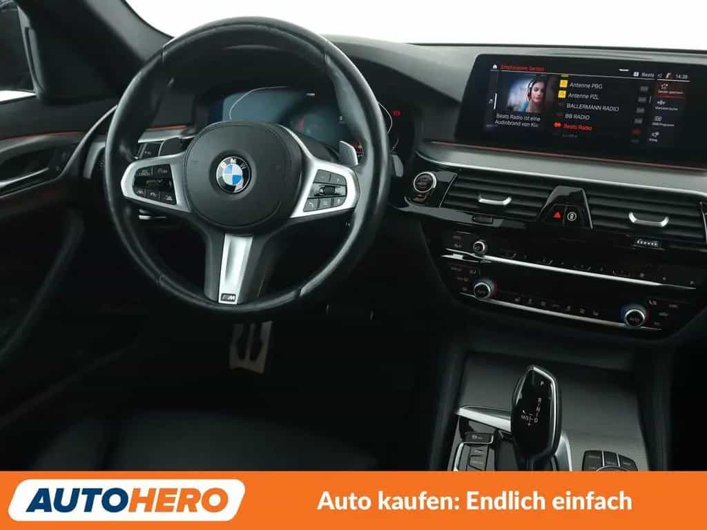 BMW 530 5er 530i M Sport Aut.*NAV*ACC*CAM*PDC*SHZ*ALU* 12/2019-photo-12