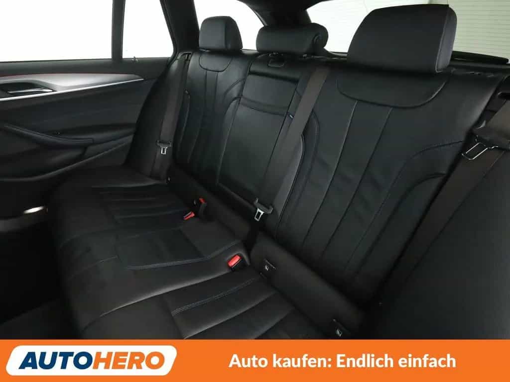BMW 530 5er 530i M Sport Aut.*NAV*ACC*CAM*PDC*SHZ*ALU* 12/2019-photo-13