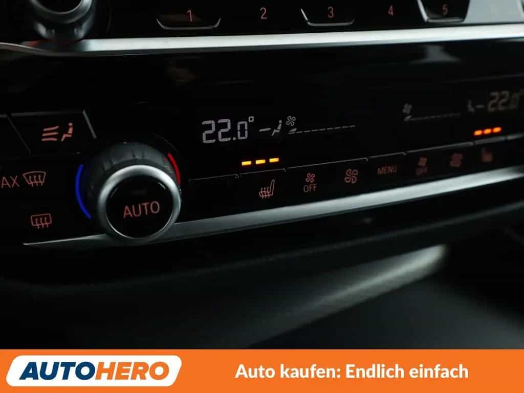 BMW 530 5er 530i M Sport Aut.*NAV*ACC*CAM*PDC*SHZ*ALU* 12/2019-photo-26