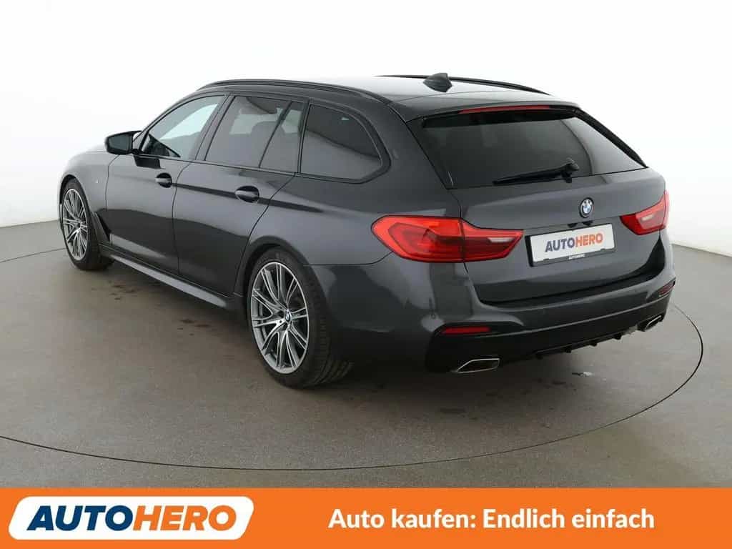BMW 530 5er 530i M Sport Aut.*NAV*ACC*CAM*PDC*SHZ*ALU* 12/2019-photo-3