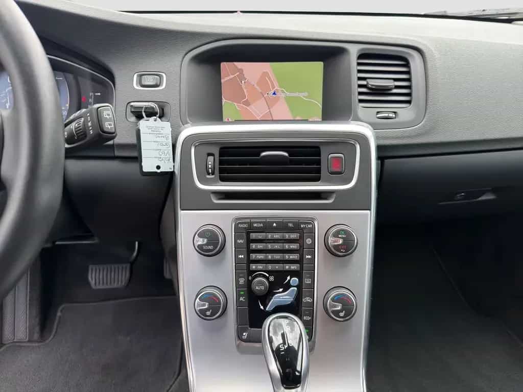 Volvo V60 Kinetic Business virtual Winter DAB PC 11/2017-photo-12