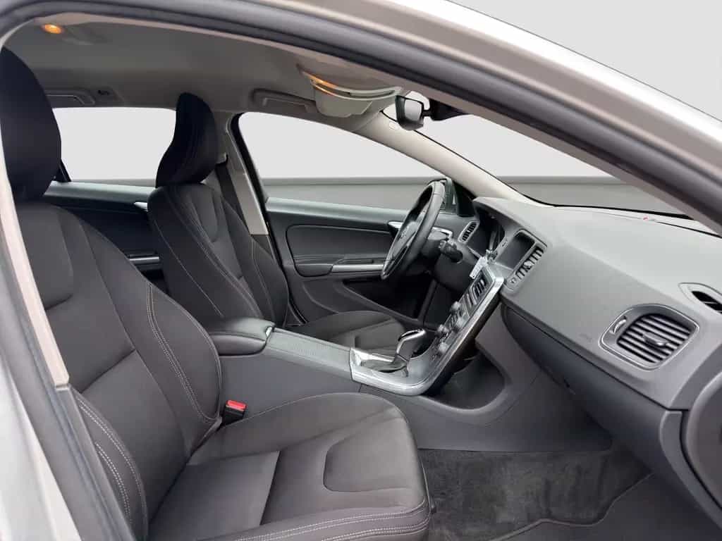 Volvo V60 Kinetic Business virtual Winter DAB PC 11/2017-photo-14
