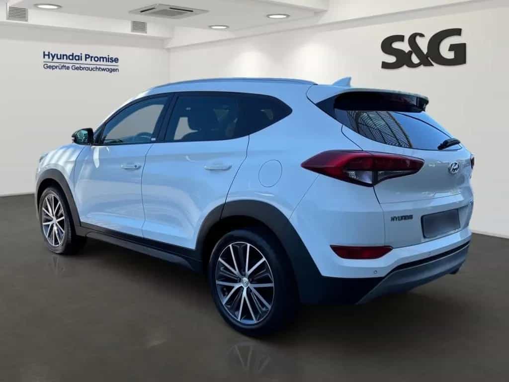 Hyundai TUCSON 1.6 Passion* Navi*DAB*SHZ*Lenkrad-HZG*Tot 02/2018-photo-3