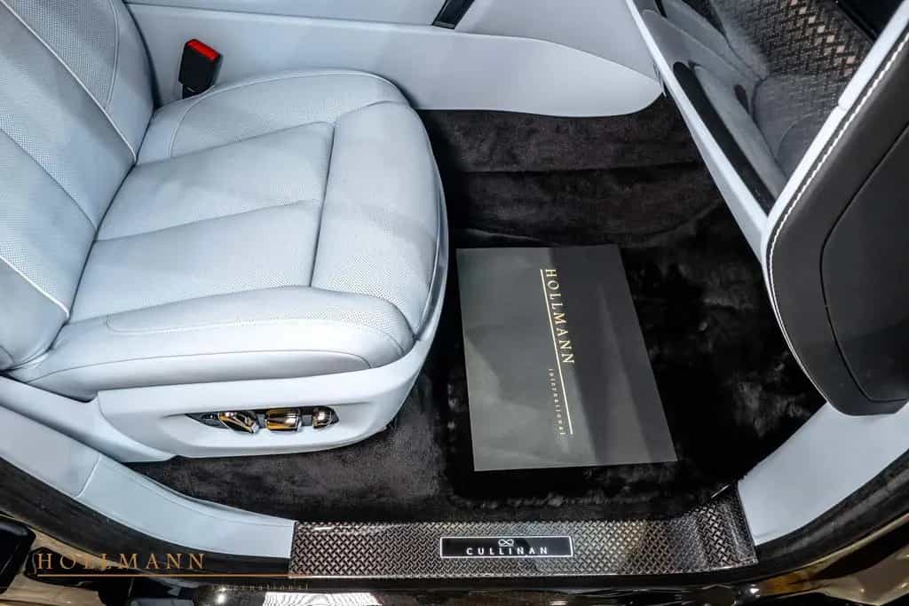 Rolls-Royce Cullinan SERIES II +BLACK BADGE+ 4 SEATS + TV null-photo-19