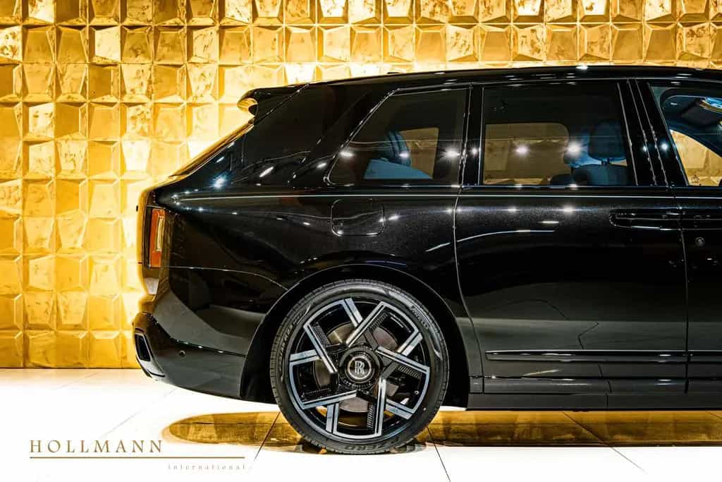 Rolls-Royce Cullinan SERIES II +BLACK BADGE+ 4 SEATS + TV null-photo-29