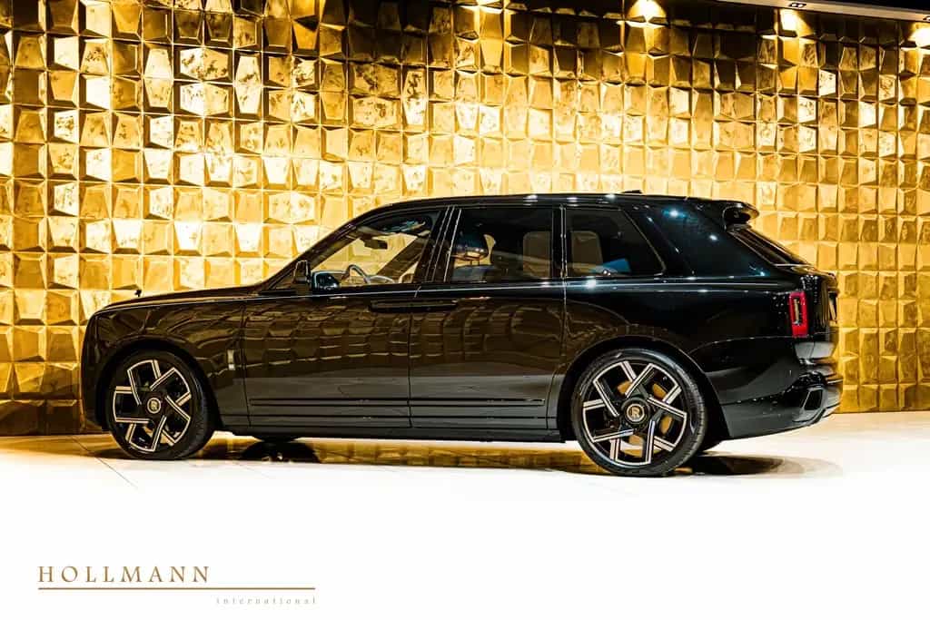 Rolls-Royce Cullinan SERIES II +BLACK BADGE+ 4 SEATS + TV null-photo-3