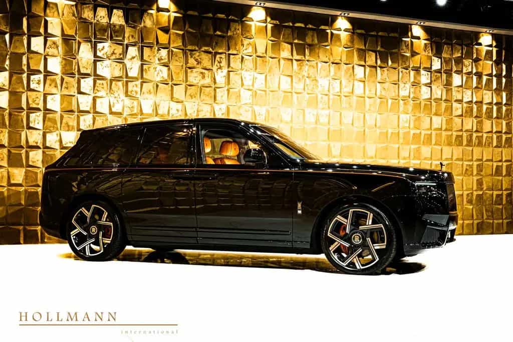 Rolls-Royce Cullinan SERIES II +BLACK BADGE+4 SEATS null-photo-1