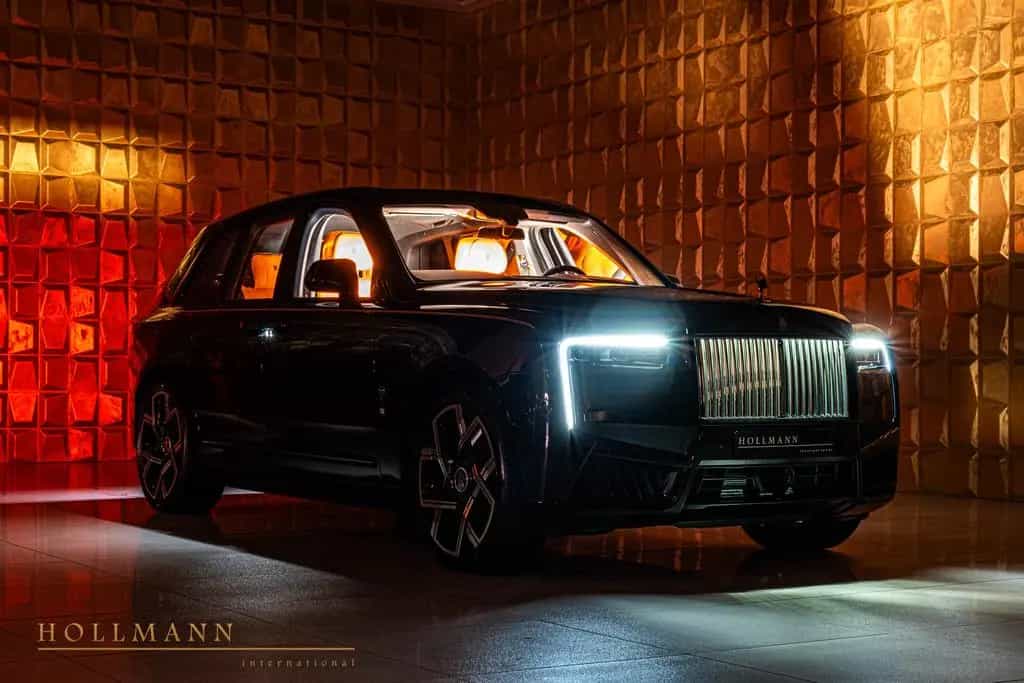 Rolls-Royce Cullinan SERIES II +BLACK BADGE+4 SEATS null-photo-4