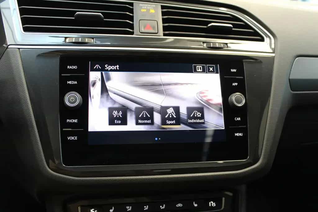 Volkswagen Tiguan Highline 2.0 TSI 4-Motion R-Line/ DSG 11/2019-photo-22