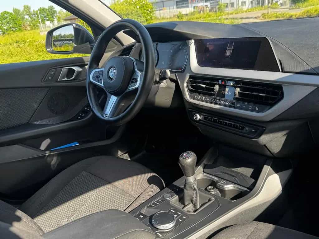 BMW 118 i Advantage Sport*M-lenkrad*Navi*PDC*SZH*Virt 06/2020-photo-10