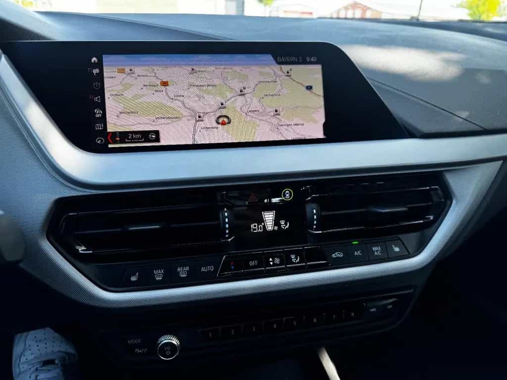BMW 118 i Advantage Sport*M-lenkrad*Navi*PDC*SZH*Virt 06/2020-photo-14