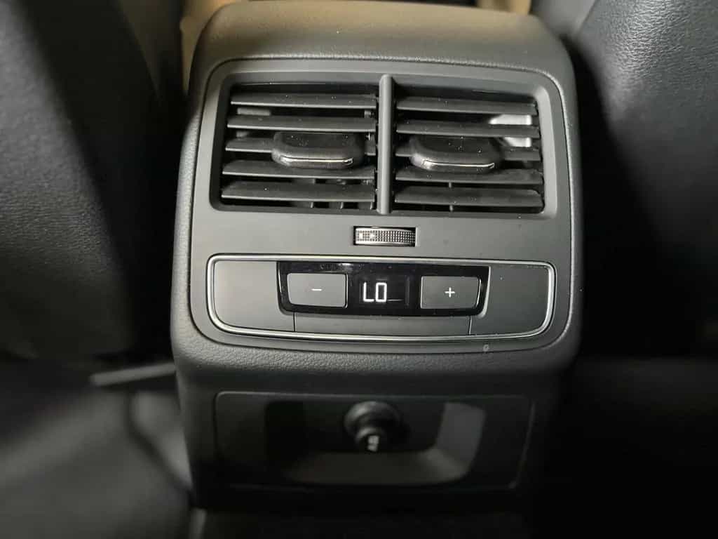 Audi A4 Lim. 40 TDI quattro advanced/PANO/LED/NAVI 10/2020-photo-33