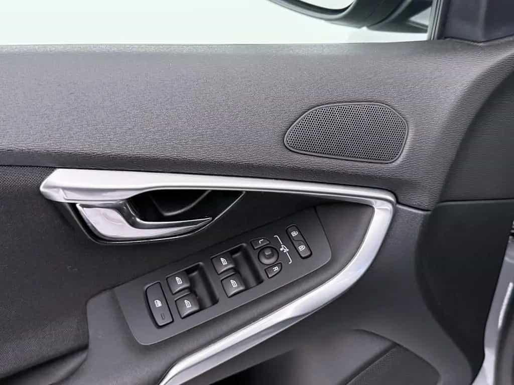 Volvo V40 T2 Momentum Geartronic *Kamera*Ganzjahres*PD 03/2018-photo-12