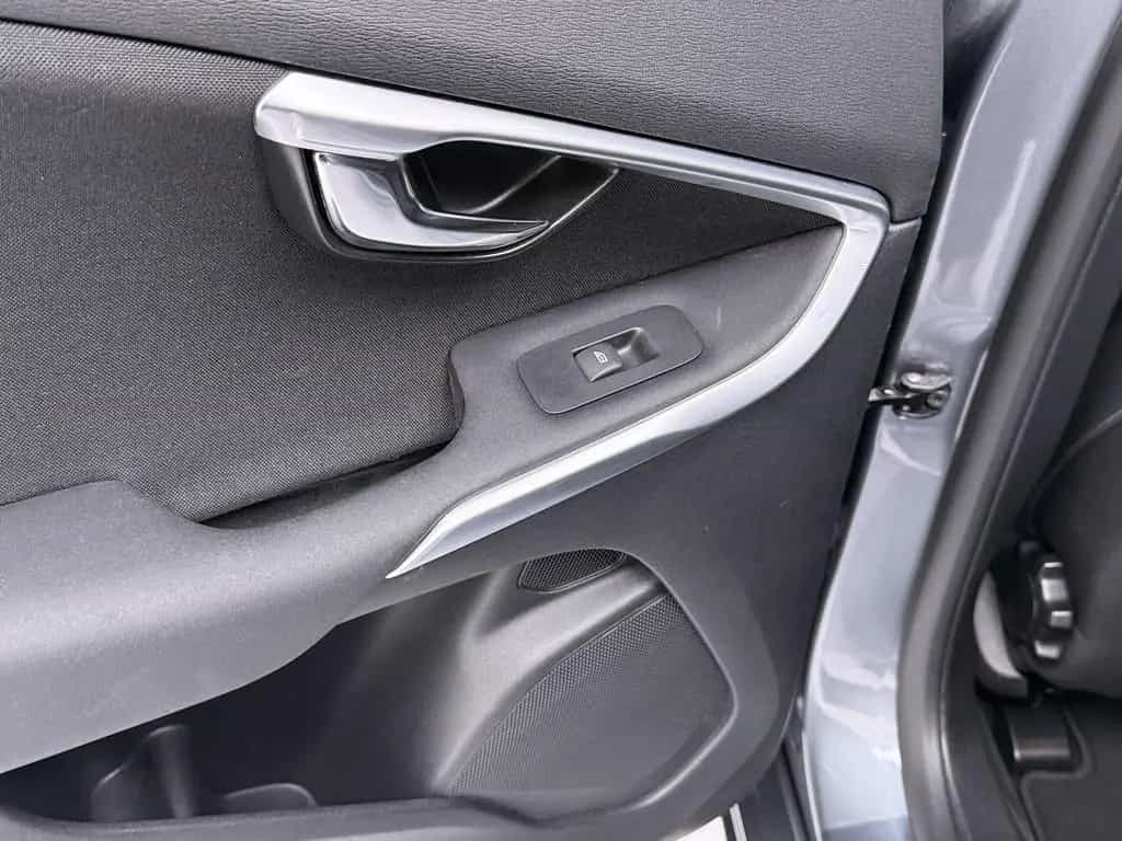Volvo V40 T2 Momentum Geartronic *Kamera*Ganzjahres*PD 03/2018-photo-14