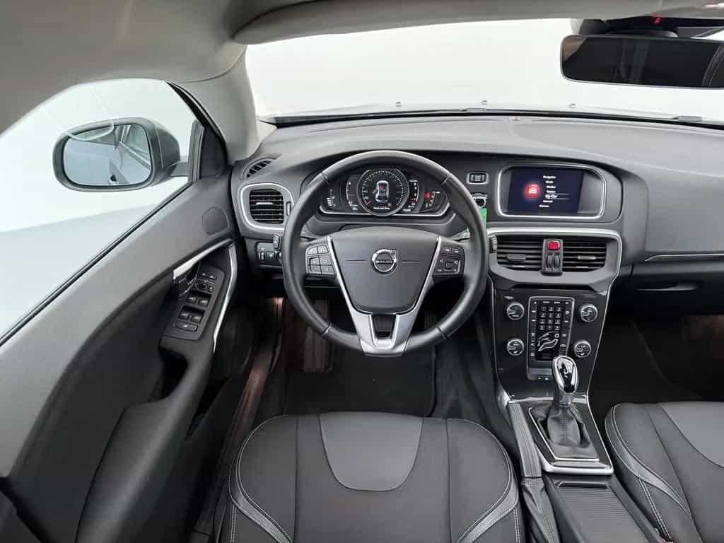 Volvo V40 T2 Momentum Geartronic *Kamera*Ganzjahres*PD 03/2018-photo-32