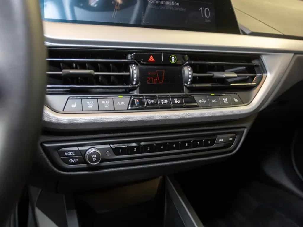 BMW 118 i+Navi+DAB+LED+Keyless+SHZ+Temp+WLAN+PDCv+h 05/2022-photo-12