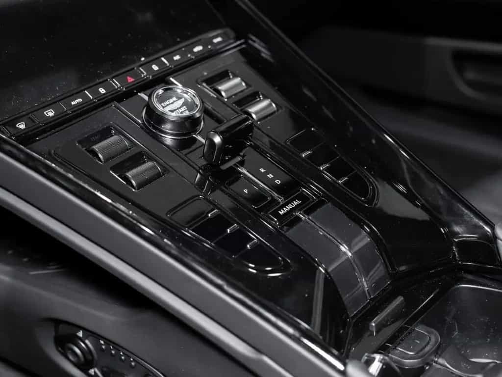 Aston Martin DB12 Coupe Bowers & Wilkins 10/2025-photo-23