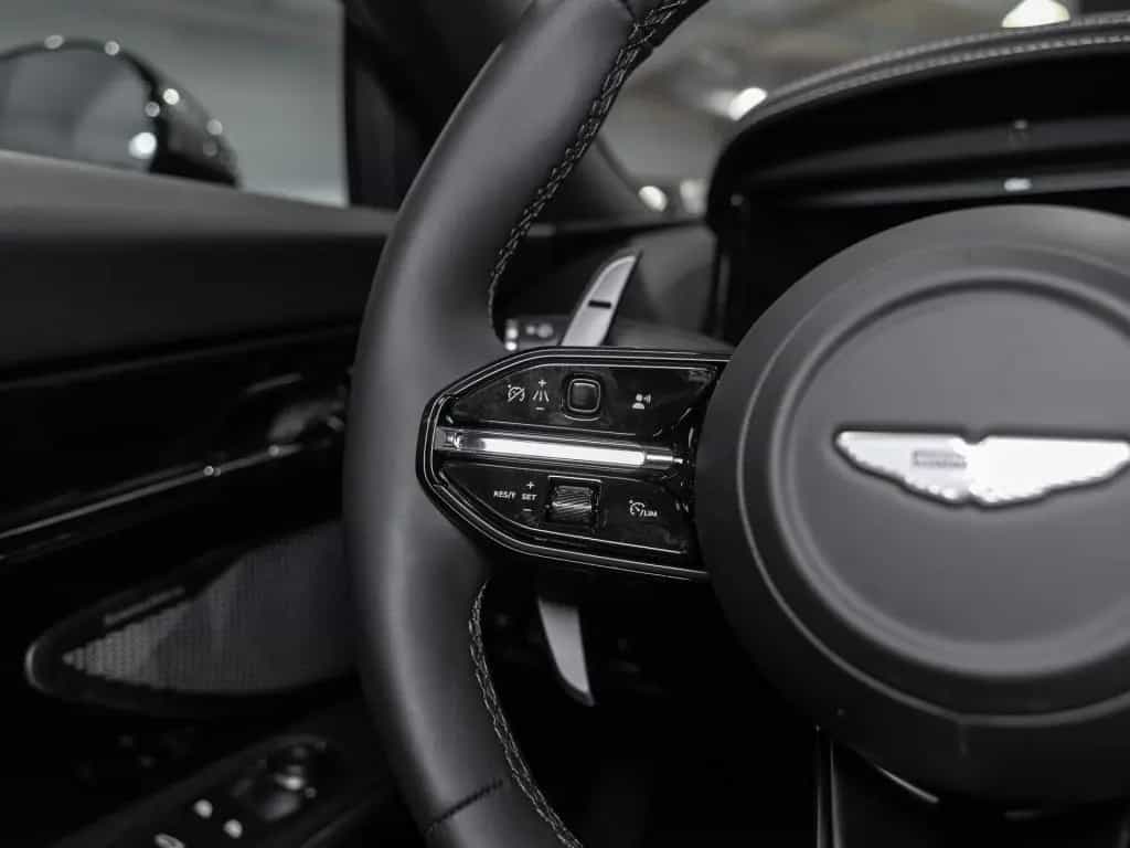 Aston Martin DB12 Coupe Bowers & Wilkins 10/2025-photo-24