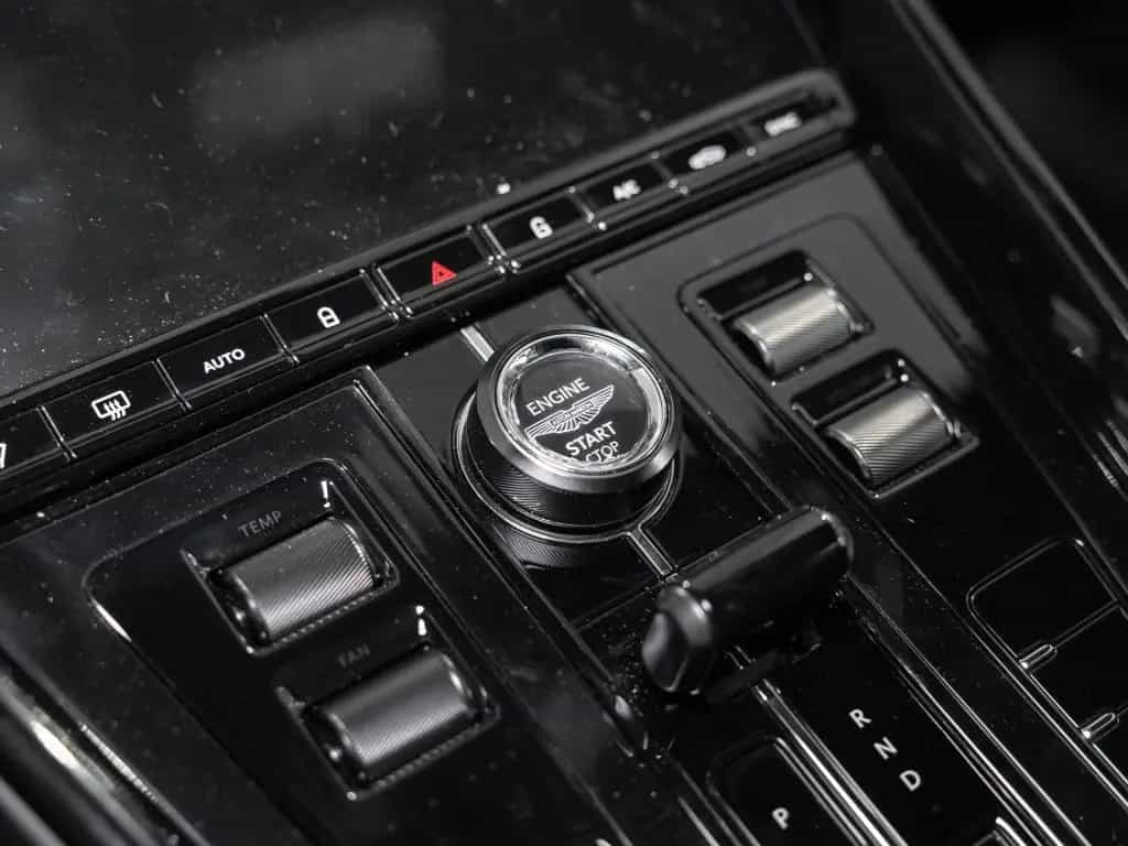 Aston Martin DB12 Coupe Bowers & Wilkins 10/2025-photo-26