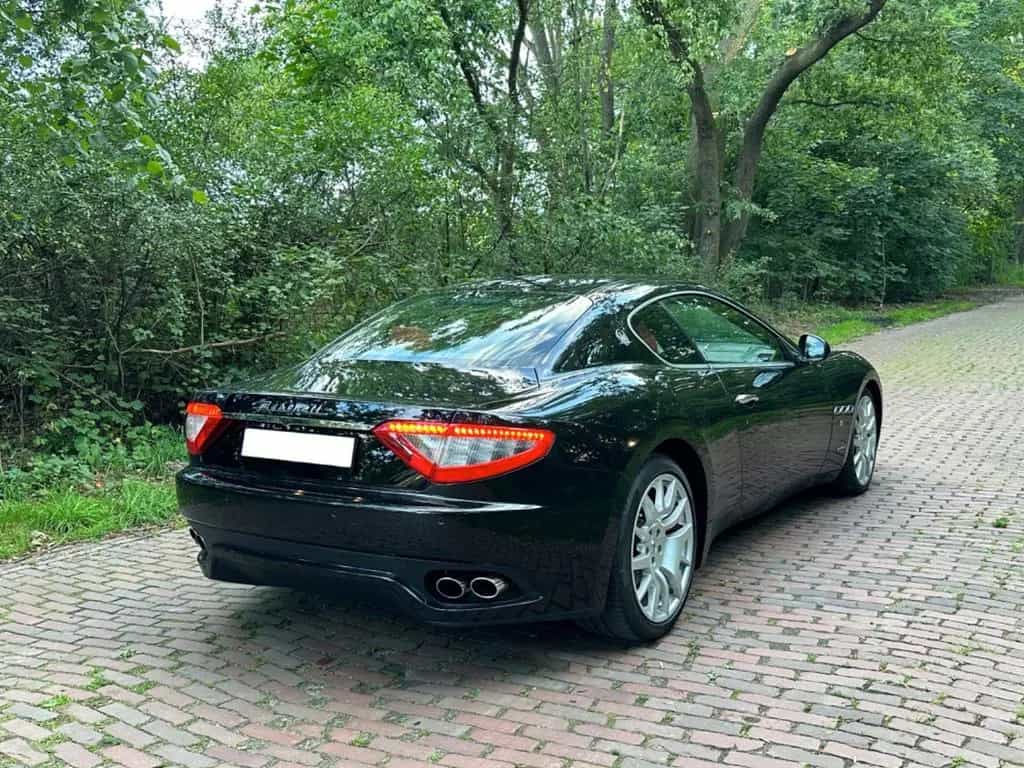 Maserati Granturismo 4.2 V8 Automatik 01/2008-photo-3