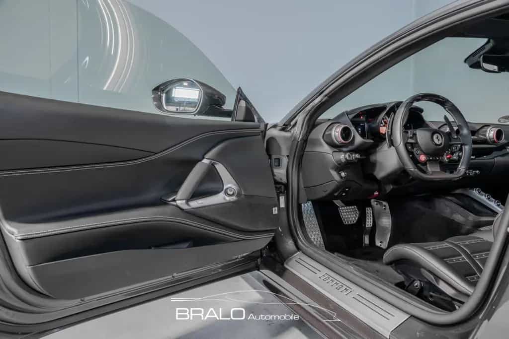 Ferrari 812 Superfast*CARBON*JBL*KAMERA*LIFT 09/2019-photo-5