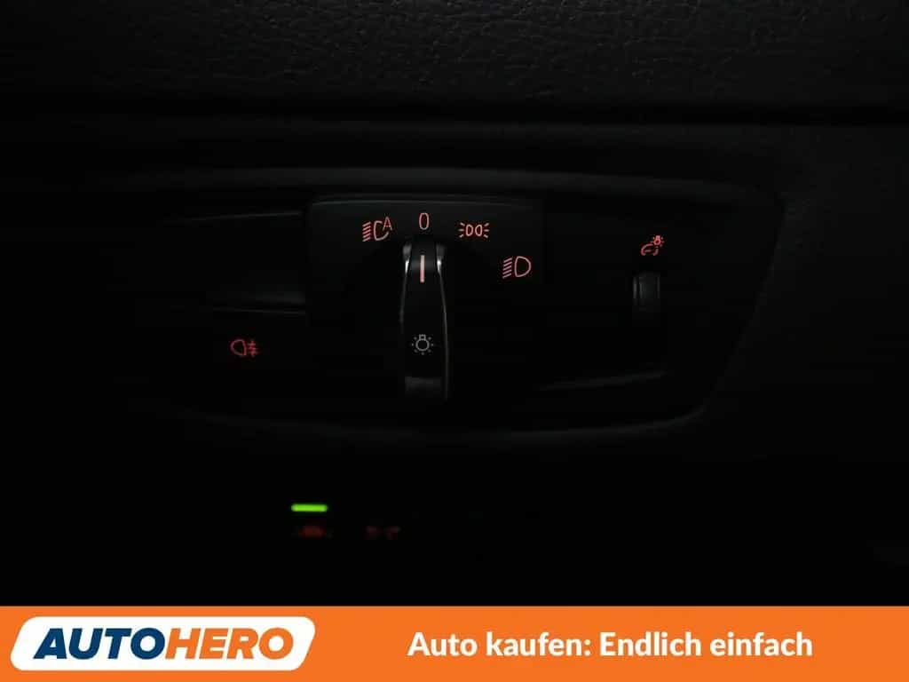 BMW M140i xDrive Special Edition Aut.*NAVI*LED*CAM* 11/2018-photo-28