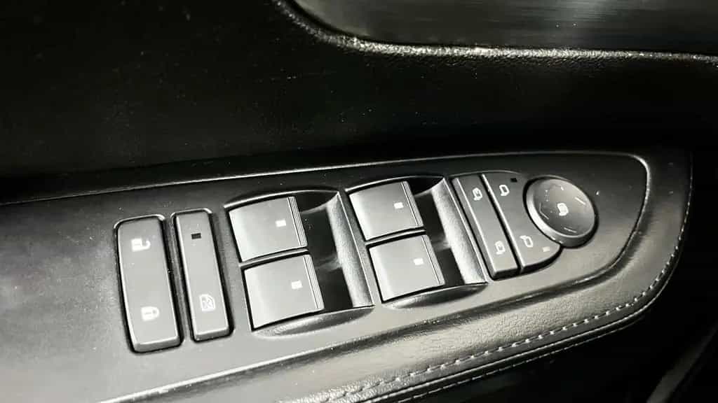 Hummer H2 6.2 V8 Luxury*1.HAND*7 Si.*KAMERA*TÜV NEU* 01/2008-photo-23