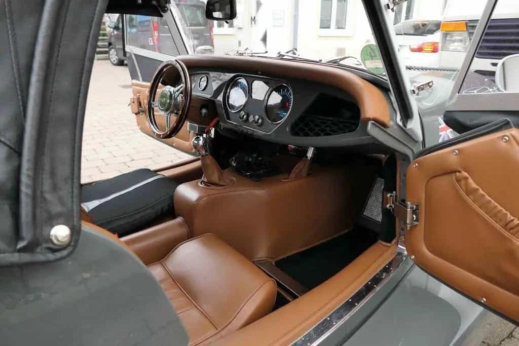 Morgan Roadster 3,7 ltr. V6 Sitzheizung,Scheckheft,Unfallfrei. 06/2018-photo-2