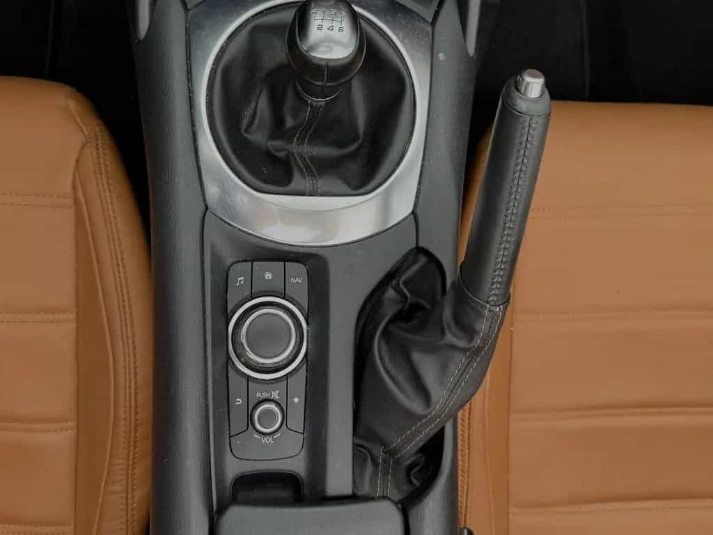 Fiat 124 Spider 1.4 LUSSO/BOSE/SITZHEIZUNG/PARKSENSOR 04/2017-photo-20