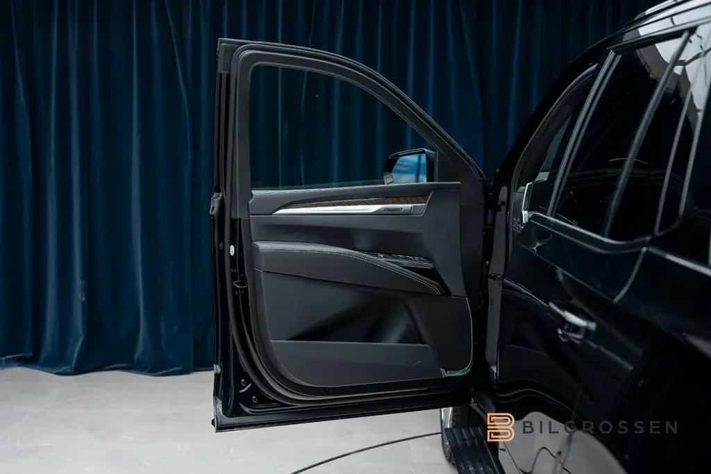 Cadillac Escalade Platinum Sport Exclusive Seats 24" MY26 null-photo-13
