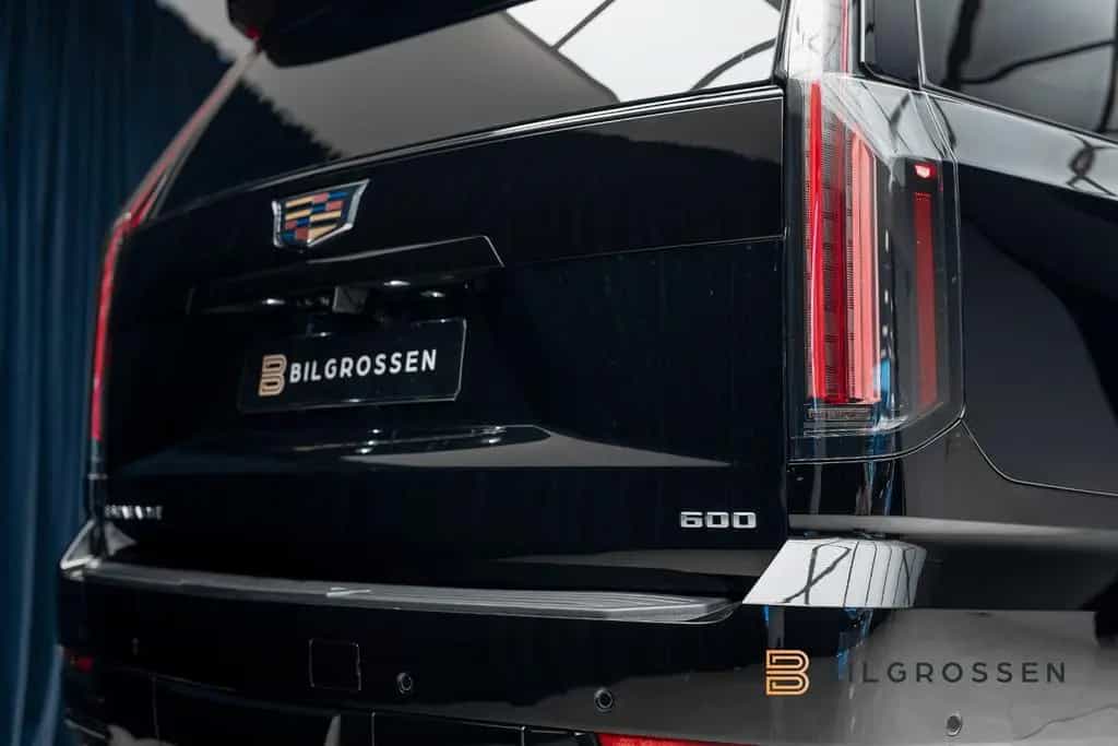 Cadillac Escalade Platinum Sport Exclusive Seats 24" MY26 null-photo-9