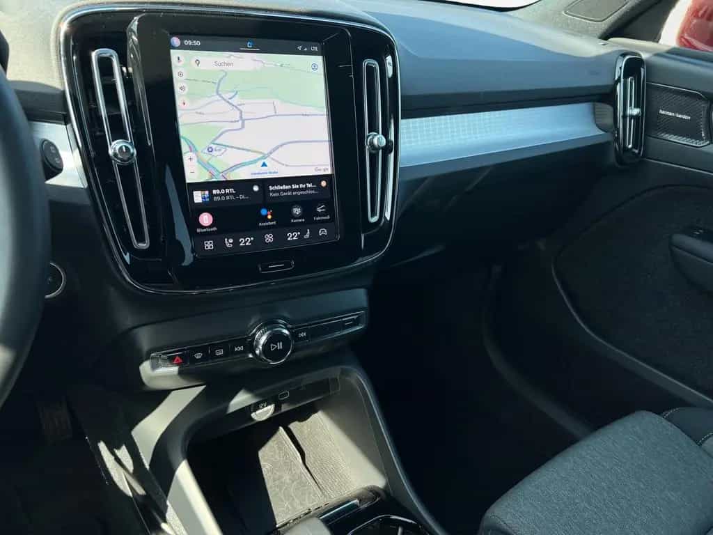 Volvo XC40 B3 Plus Bright/SitzHZ/StandHZ/Keyless 03/2023-photo-19