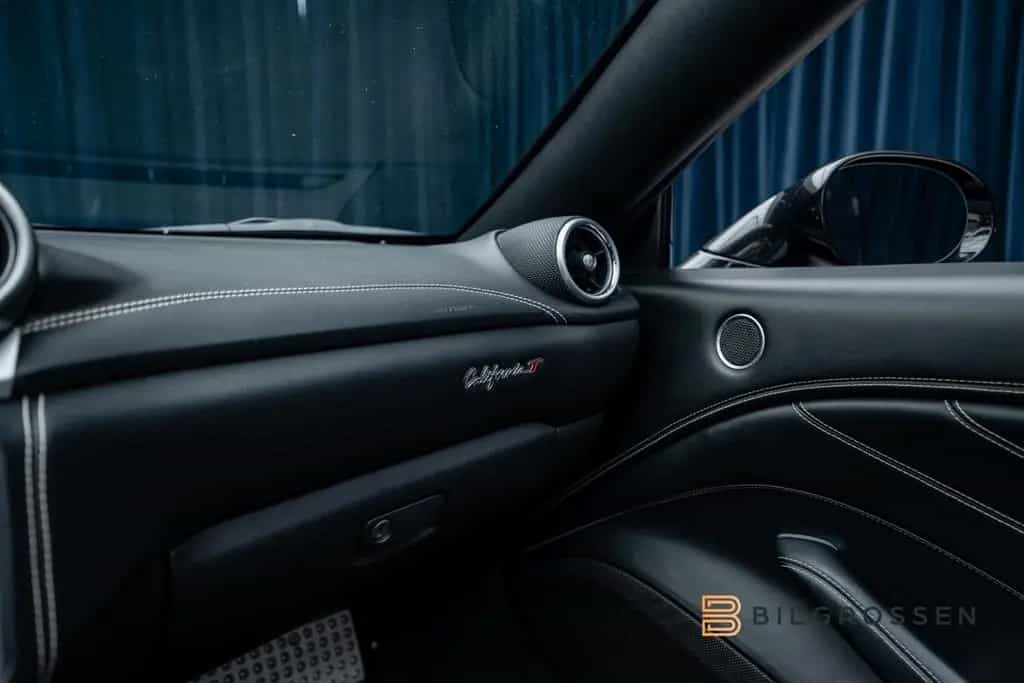 Ferrari California T 3.9 V8 DCT 560hk Ceramics Carbon 03/2015-photo-21