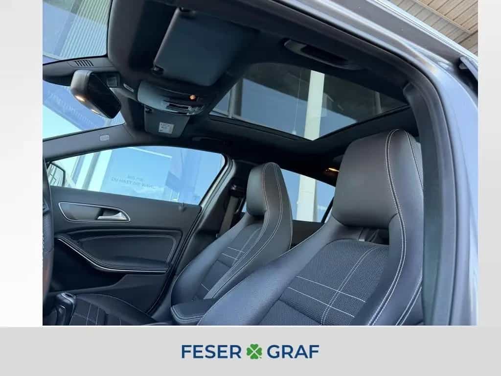 Mercedes-Benz GLA 200 Score *Pano*Kamera*Sitzhzg*8-fach* 02/2016-photo-11
