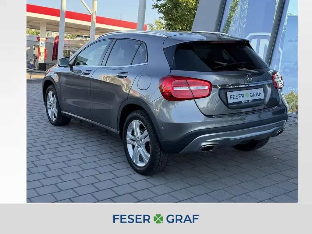Mercedes-Benz GLA 200 Score *Pano*Kamera*Sitzhzg*8-fach* 02/2016-photo-2