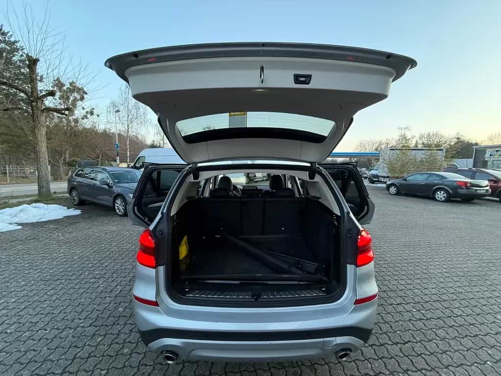 BMW X3 xDrive 20 d*Advantage*LED*AHK*EU6dT* 09/2021-photo-8