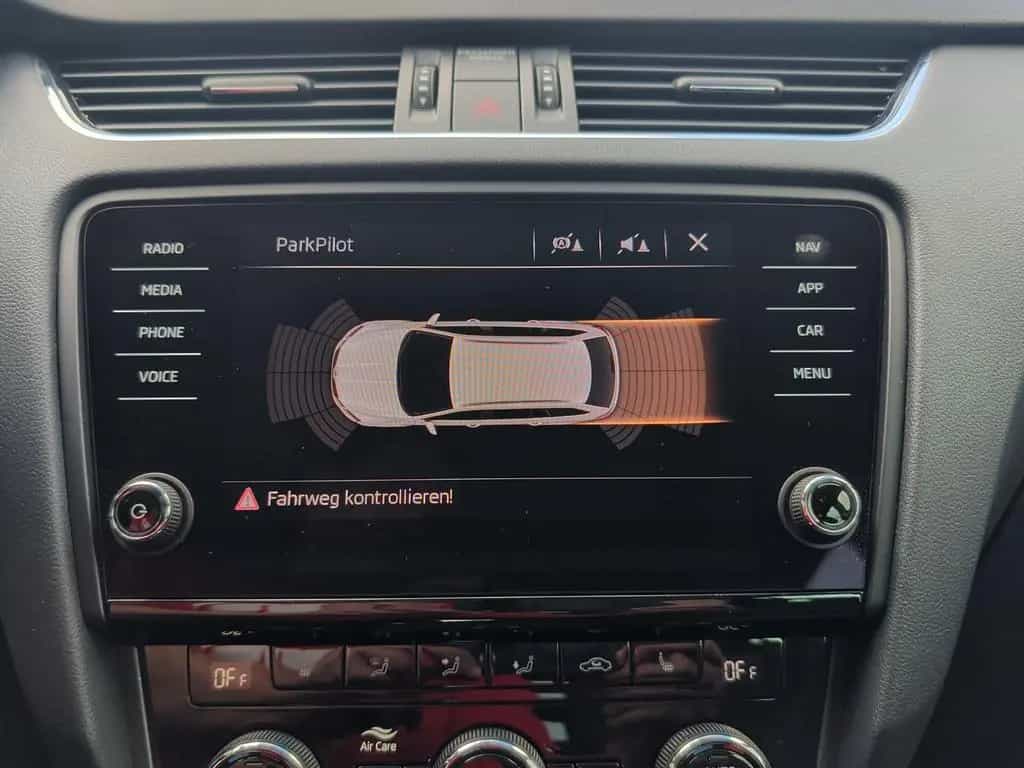 Skoda Octavia Combi TSI DSG Style Navi+ACC+eHeckkl+vir 05/2019-photo-18